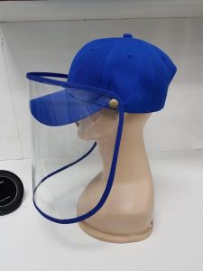 Gorra de Gabardina Algodón-Poliéster con Careta Protectora. Personalizamos las Gorras con el Bordado de tu Logotipo.